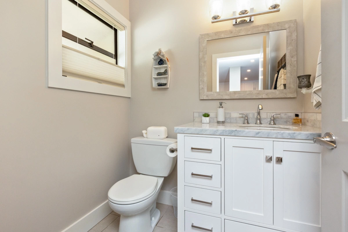 Primary Bathroom Photo of 15804 Mcbeth Road, Surrey, BC