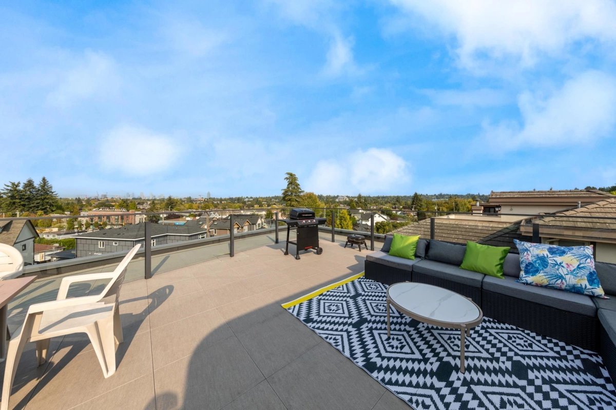 Hot Tub / Spa Photo of 2863 W King Edward Avenue, Vancouver, BC