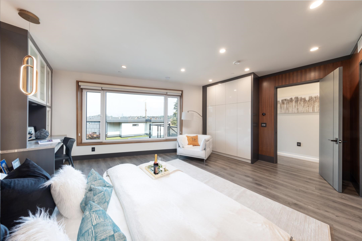 Laundry Room Photo of 2863 W King Edward Avenue, Vancouver, BC