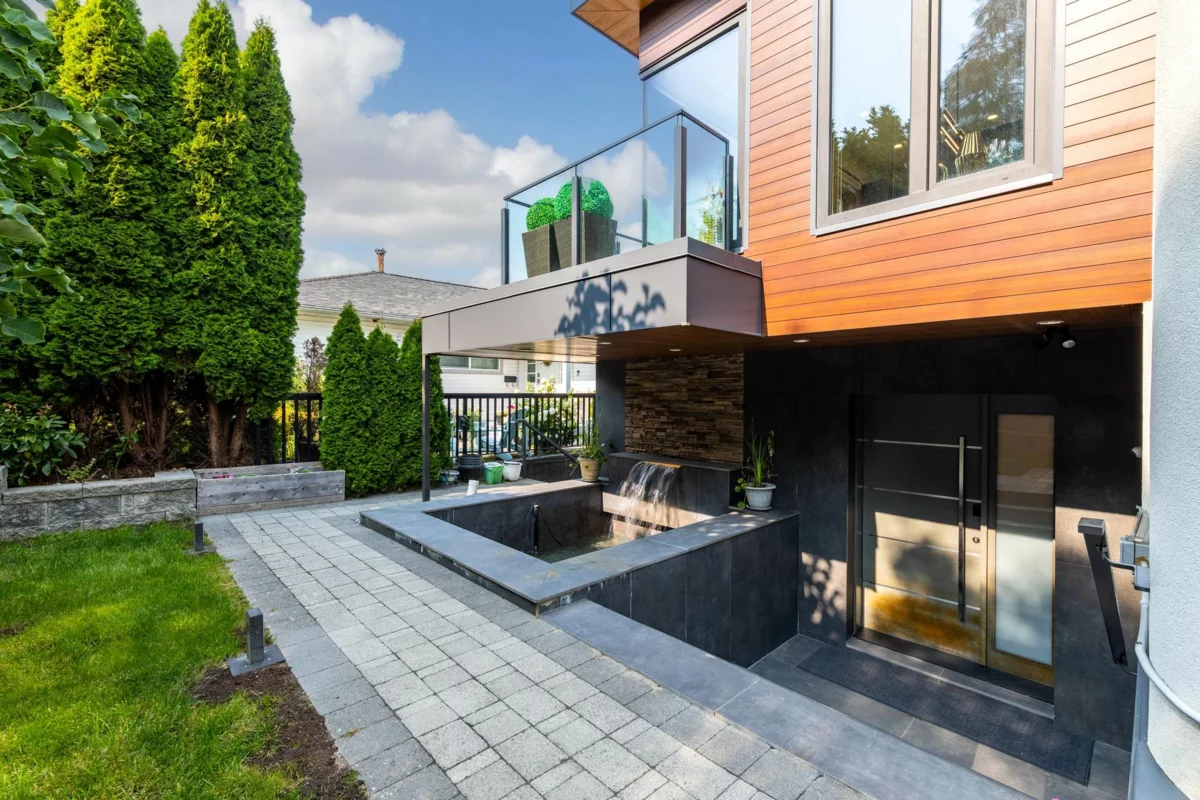 Living Room Photo of 2863 W King Edward Avenue, Vancouver, BC