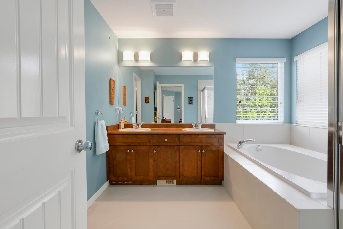 Entry Foyer Photo of 13895 Docksteader Loop, Maple Ridge, BC