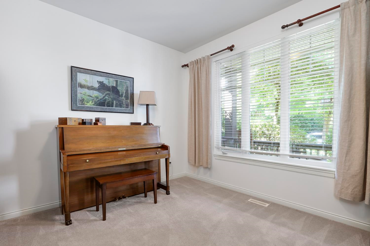 Guest Bathroom Photo of 13895 Docksteader Loop, Maple Ridge, BC