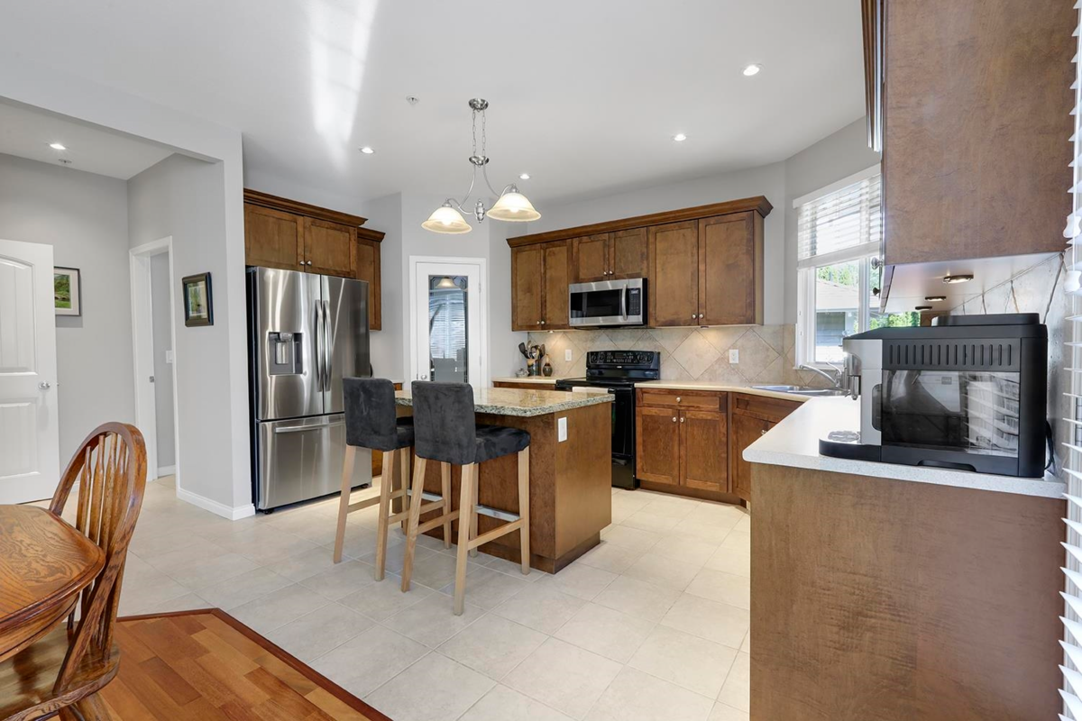 Primary Bathroom Photo of 13895 Docksteader Loop, Maple Ridge, BC