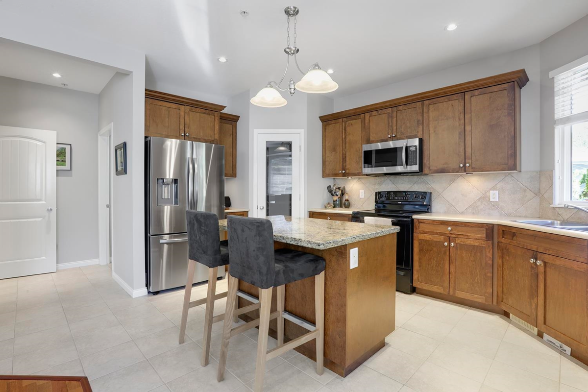 Walk-In Closet Photo of 13895 Docksteader Loop, Maple Ridge, BC