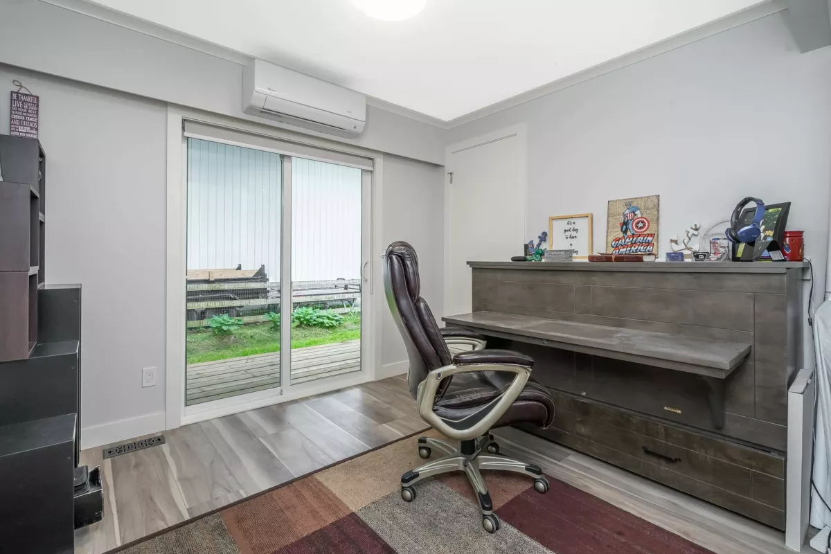 Bedroom 3 Photo of 27607 Gray Avenue, Abbotsford, BC