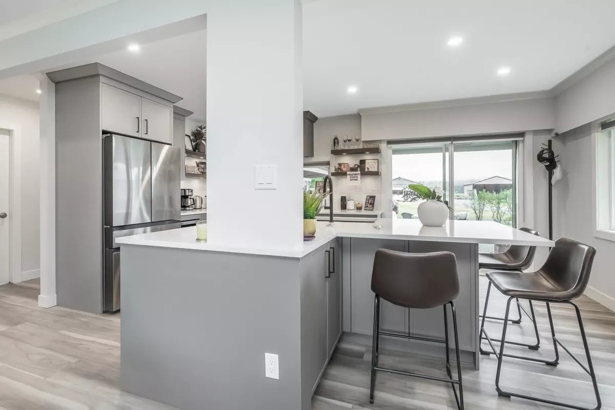 Kitchen Island Photo of 27607 Gray Avenue, Abbotsford, BC