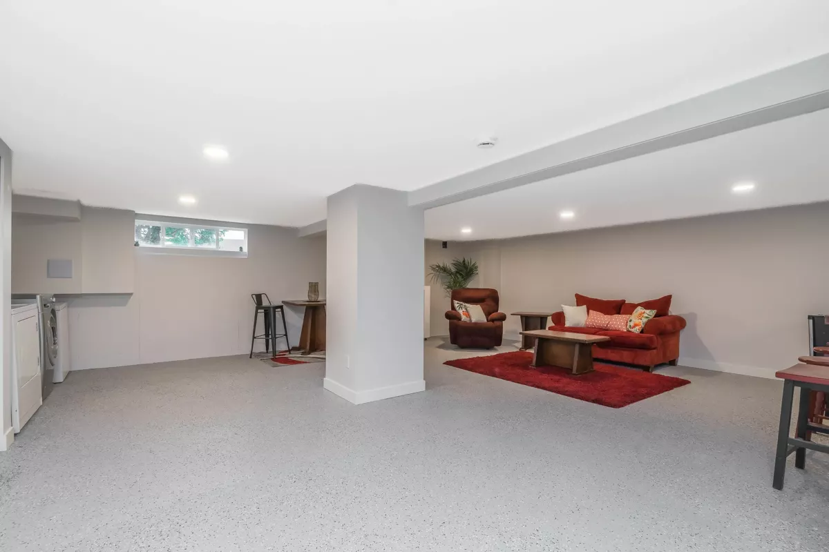Mudroom Photo of 27607 Gray Avenue, Abbotsford, BC