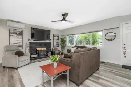 Breakfast Nook Photo of 27607 Gray Avenue, Abbotsford, BC