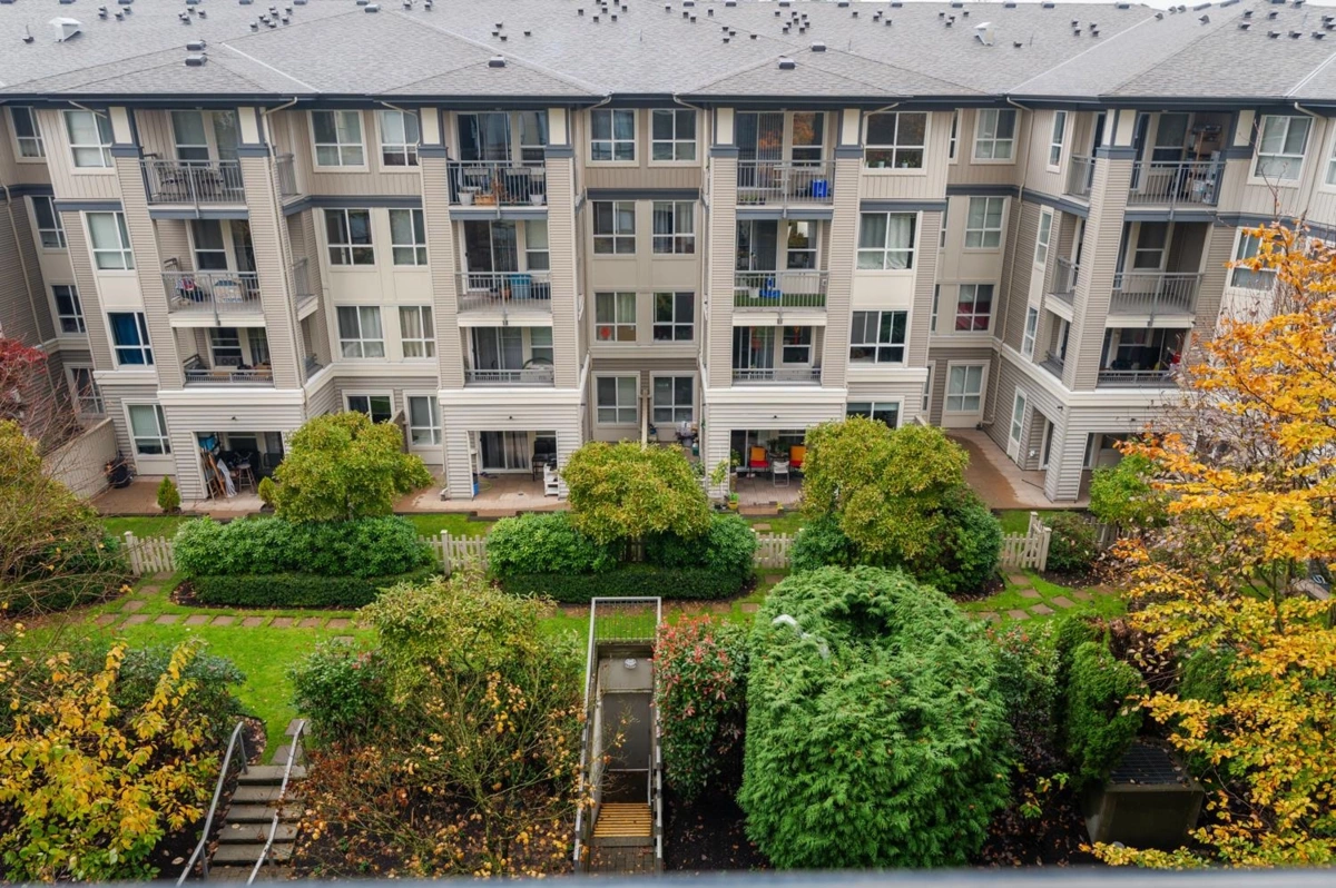 Mudroom Photo of 605 9180 Hemlock Drive, Richmond, BC