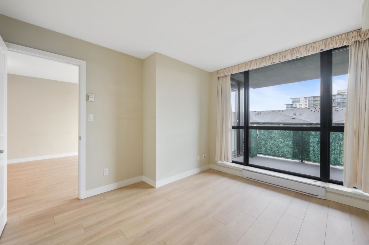 Walk-In Closet Photo of 605 9180 Hemlock Drive, Richmond, BC