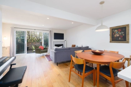 36 1910 Cedar Village Crescent, North Vancouver, BC, North Vancouver — Townhouse for sale