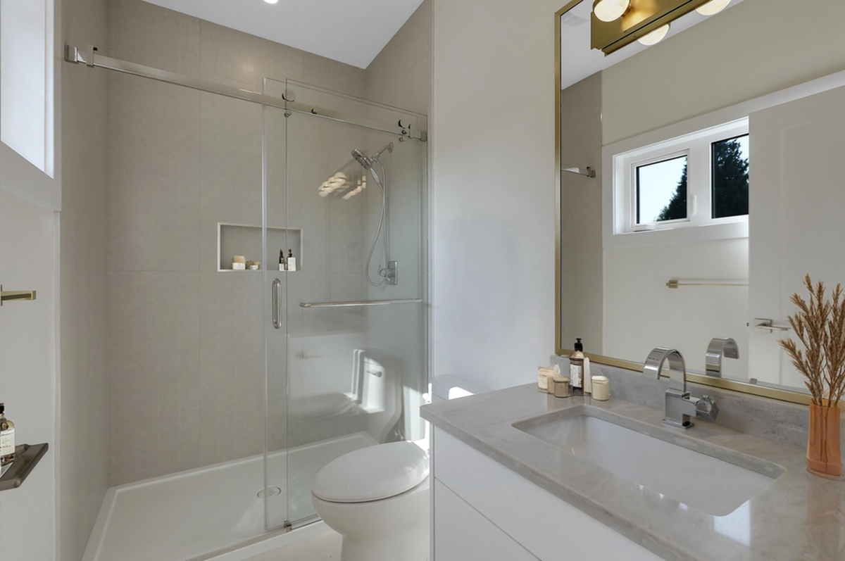 Powder Room Photo of 15689 Broome Road, Surrey, BC