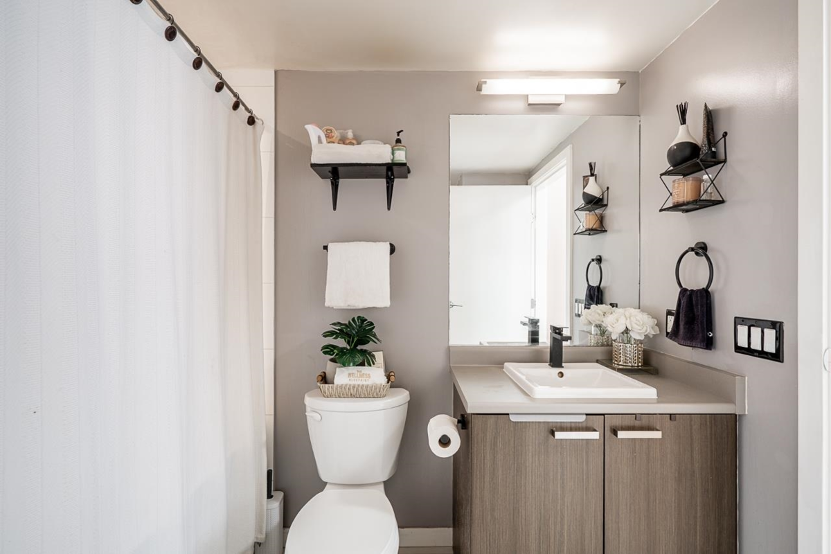 Bedroom 3 Photo of 708 13325 102a Avenue, Surrey, BC