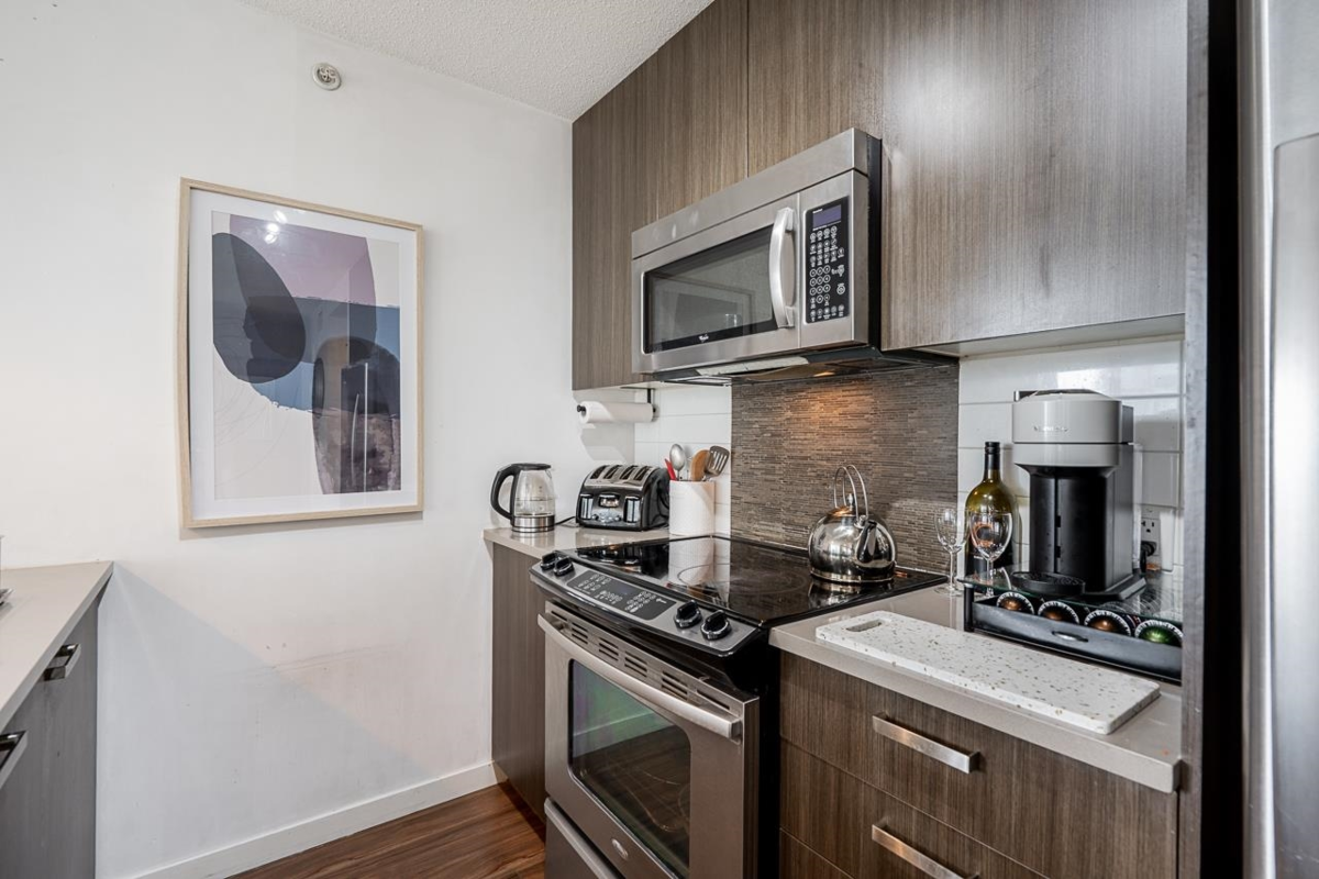 Breakfast Nook Photo of 708 13325 102a Avenue, Surrey, BC