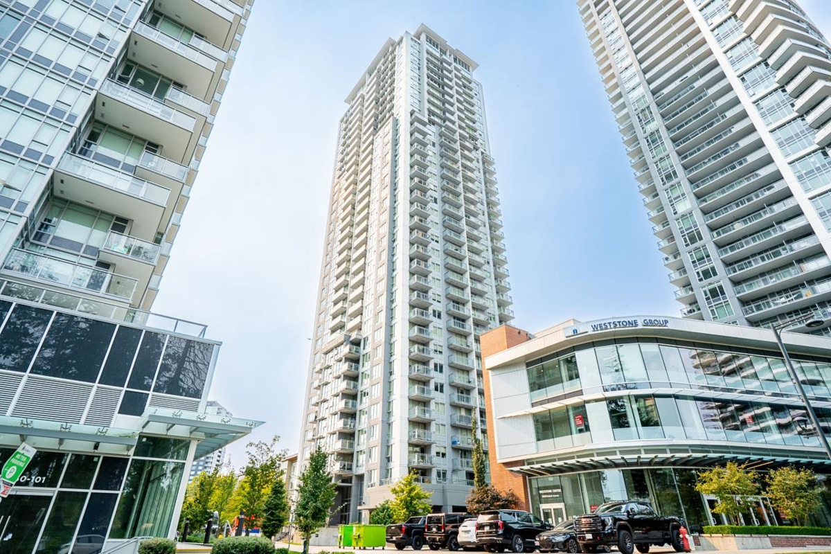 Garage Interior Photo of 708 13325 102a Avenue, Surrey, BC