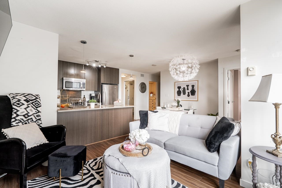 Living Room Photo of 708 13325 102a Avenue, Surrey, BC