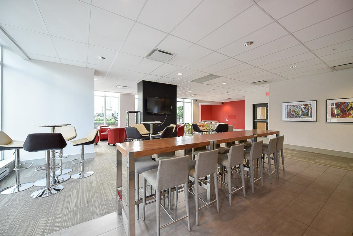 Mudroom Photo of 708 13325 102a Avenue, Surrey, BC