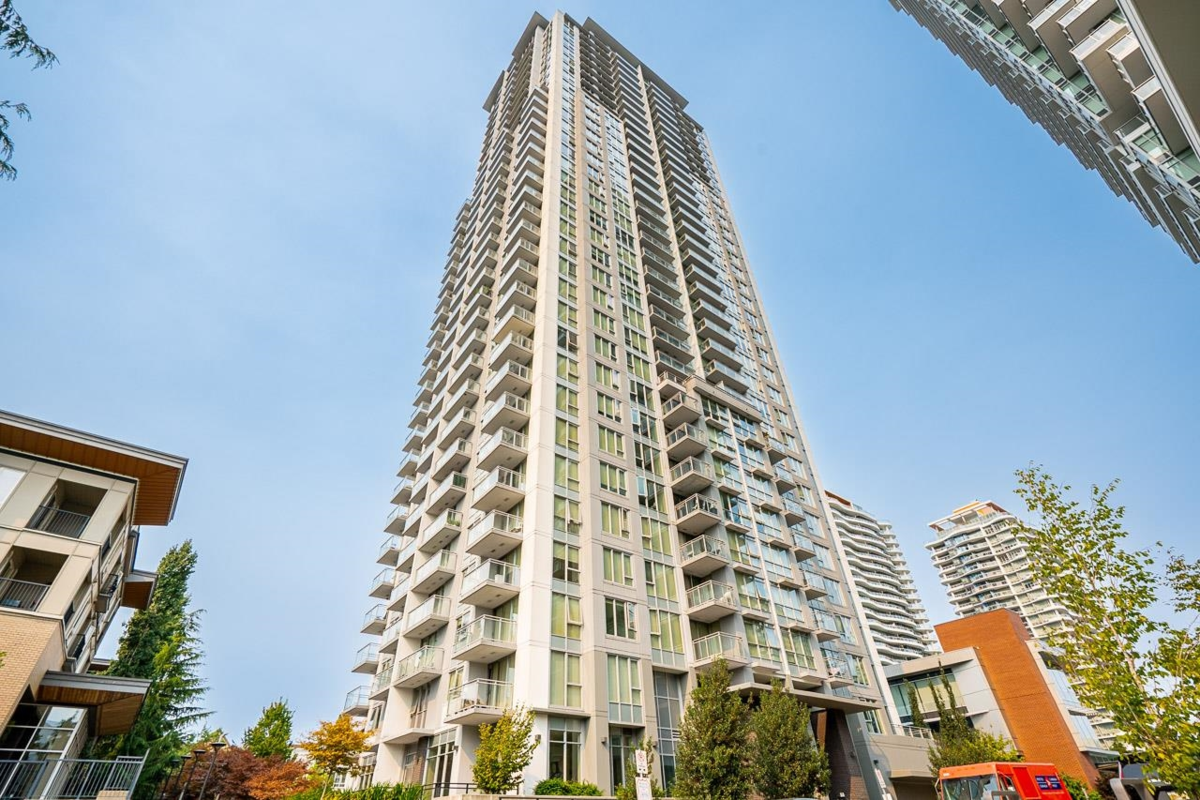 Outdoor Patio Photo of 708 13325 102a Avenue, Surrey, BC