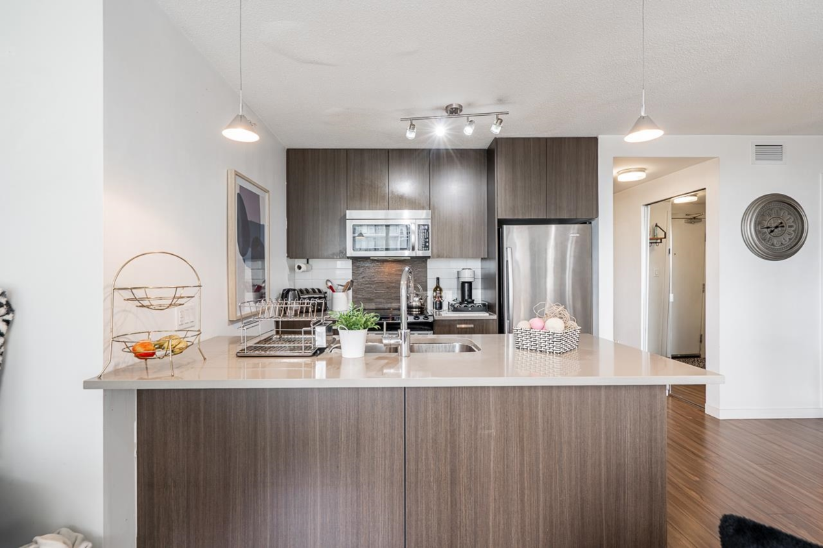 Pantry Photo of 708 13325 102a Avenue, Surrey, BC