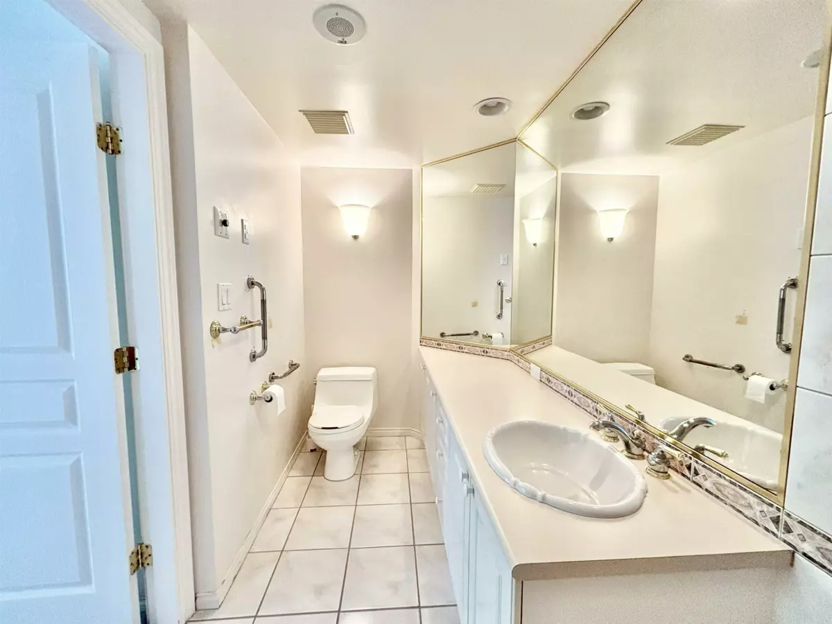 Breakfast Nook Photo of 705 5615 Hampton Place, Vancouver, BC