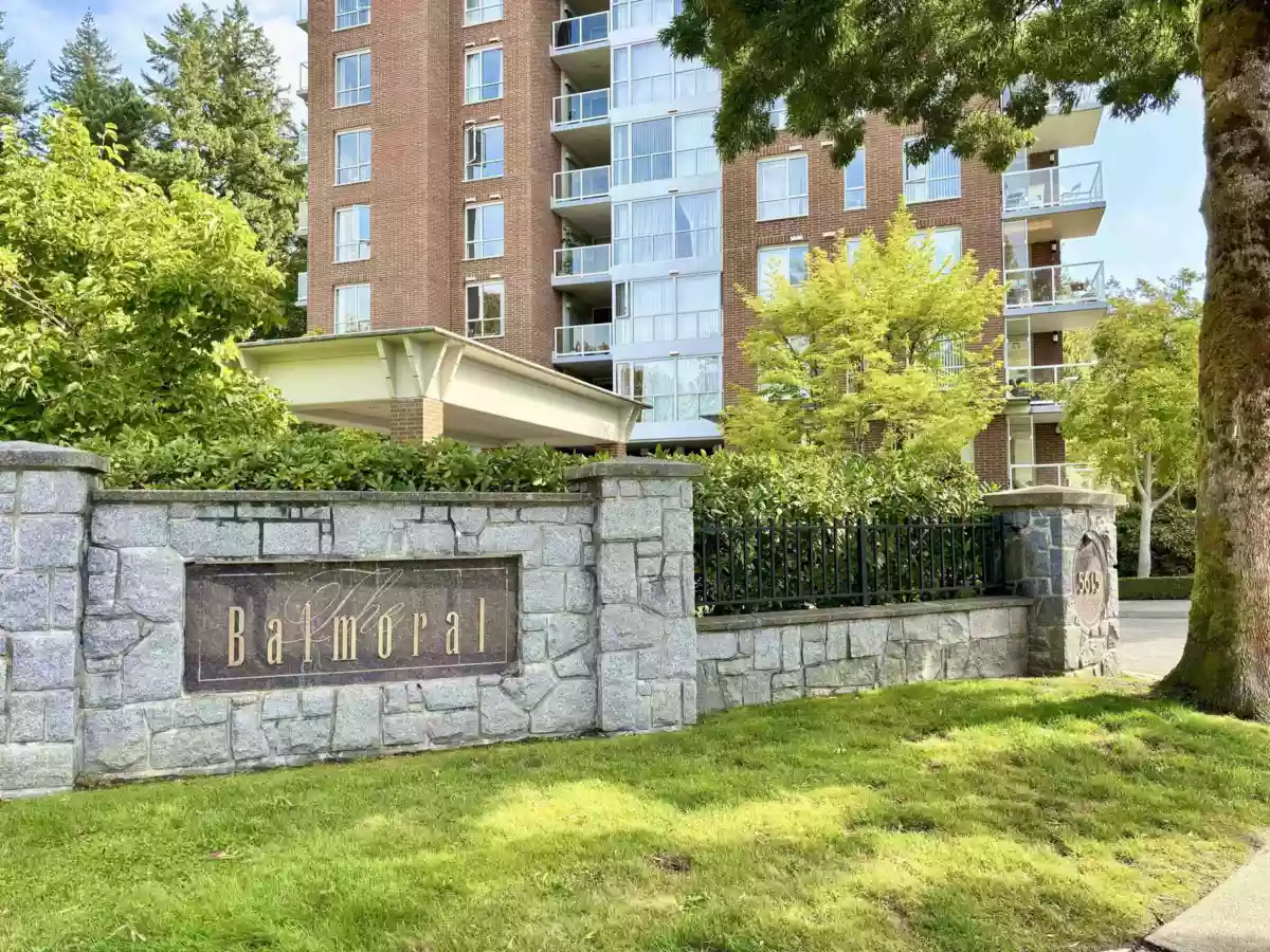 Living Room Photo of 705 5615 Hampton Place, Vancouver, BC