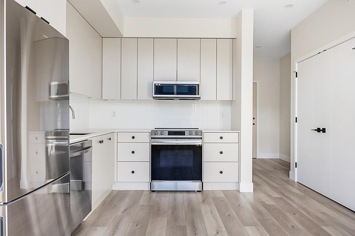 Family Room Photo of 611 45497 Campus Drive, Chilliwack, BC