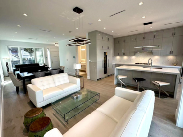 Dining Area Photo of 3349 W 19th Avenue, Vancouver, BC