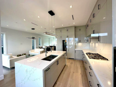 Kitchen Island Photo of 3349 W 19th Avenue, Vancouver, BC