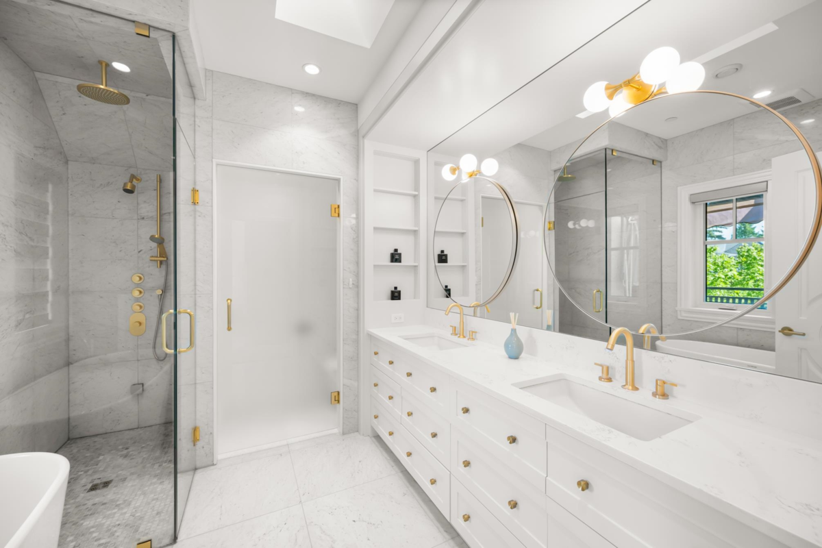 Backyard Photo of 3838 W 50th Avenue, Vancouver, BC