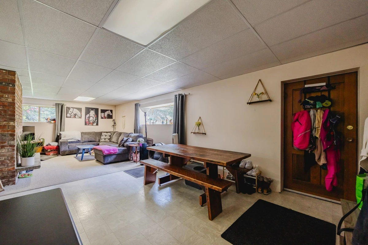 Dining Area Photo of 21190 Glenwood Avenue, Maple Ridge, BC