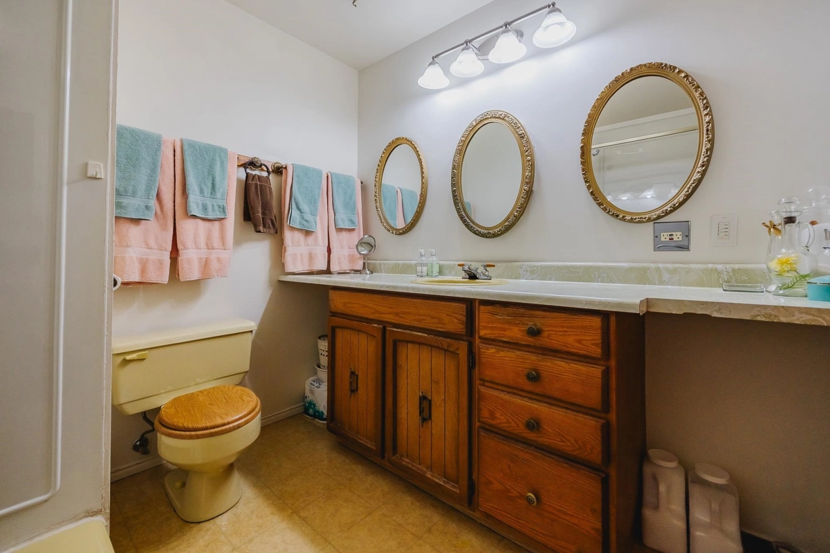 Mudroom Photo of 21190 Glenwood Avenue, Maple Ridge, BC