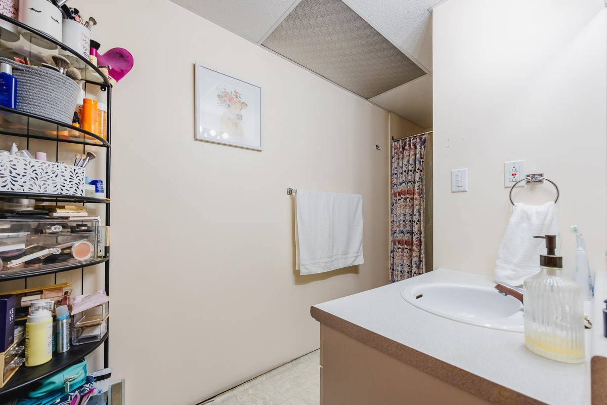 Staircase Photo of 21190 Glenwood Avenue, Maple Ridge, BC