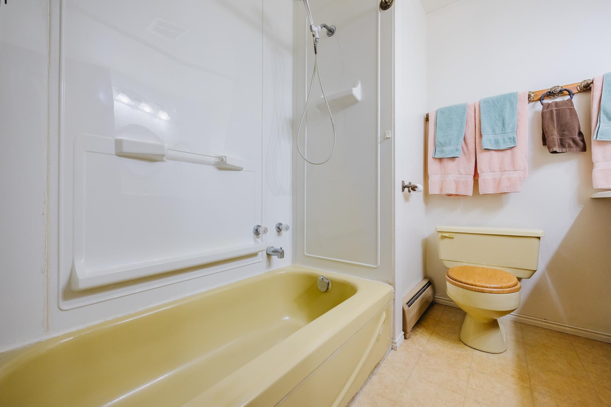 Swimming Pool Photo of 21190 Glenwood Avenue, Maple Ridge, BC