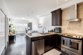 313 6480 195a Street, Surrey, BC