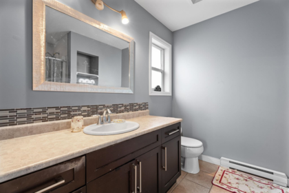 Laundry Room Photo of 34624 5 Avenue, Abbotsford, BC