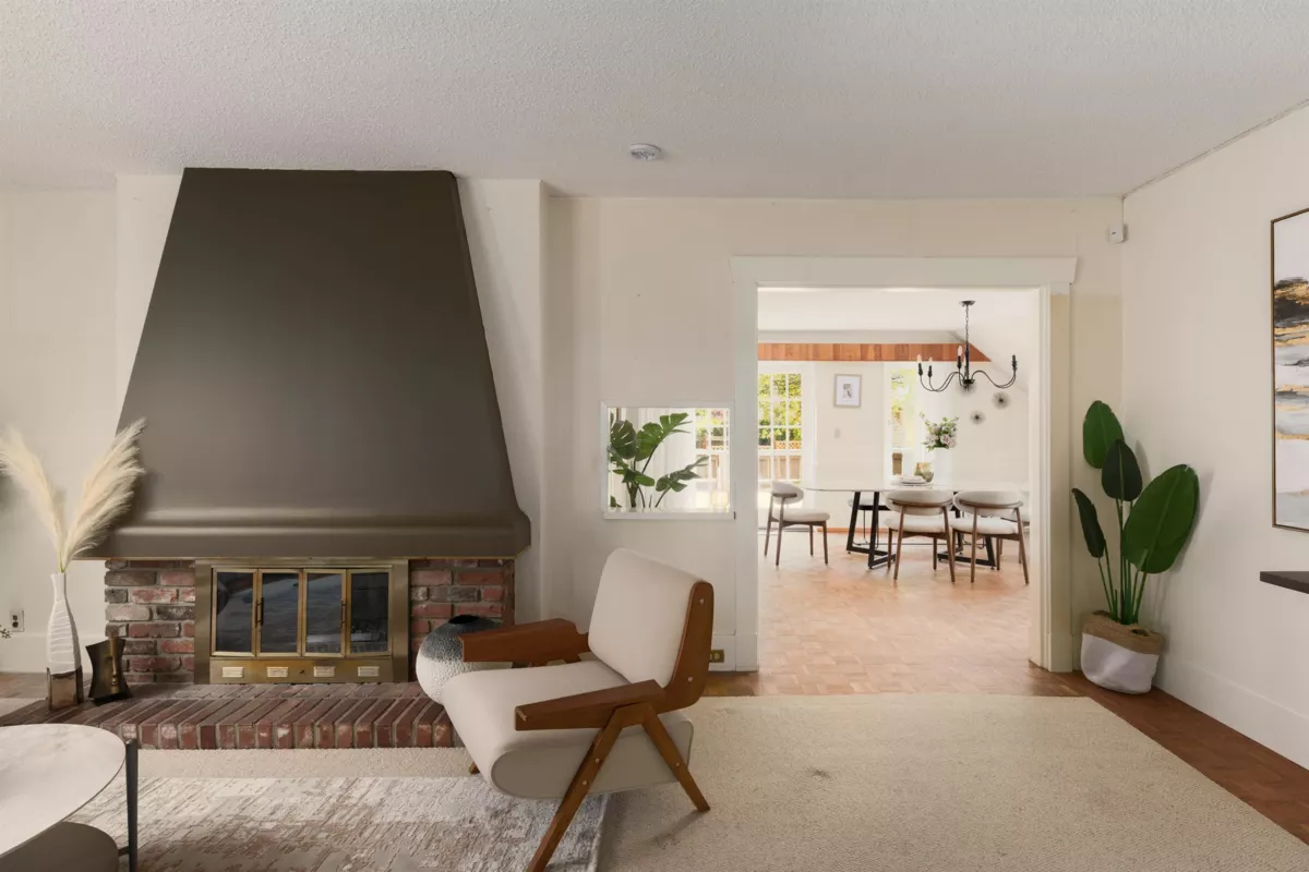 Family Room Photo of 4138 W 13th Avenue, Vancouver, BC