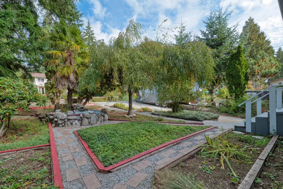 Dining Area Photo of 1067 Fircrest Road, Gibsons, BC