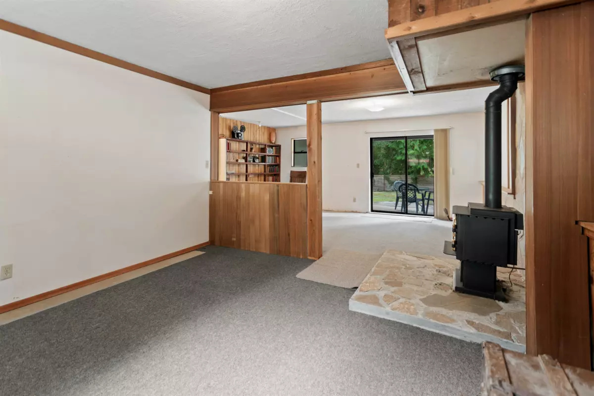 Garden / Landscaping Photo of 1067 Fircrest Road, Gibsons, BC