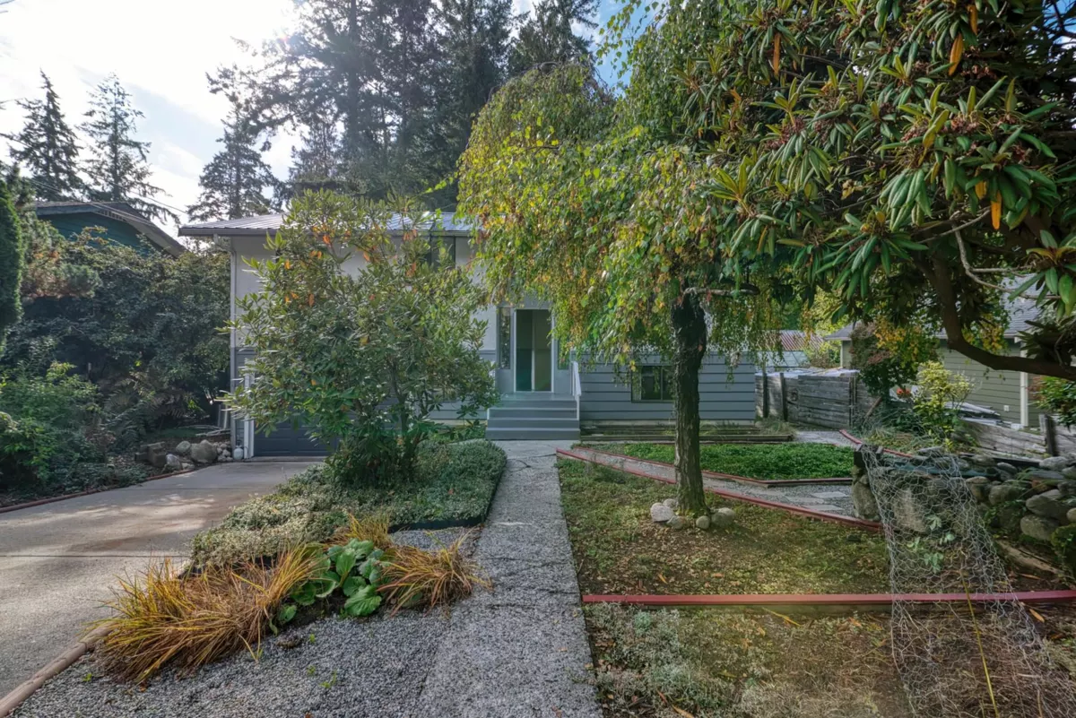 Living Room Photo of 1067 Fircrest Road, Gibsons, BC