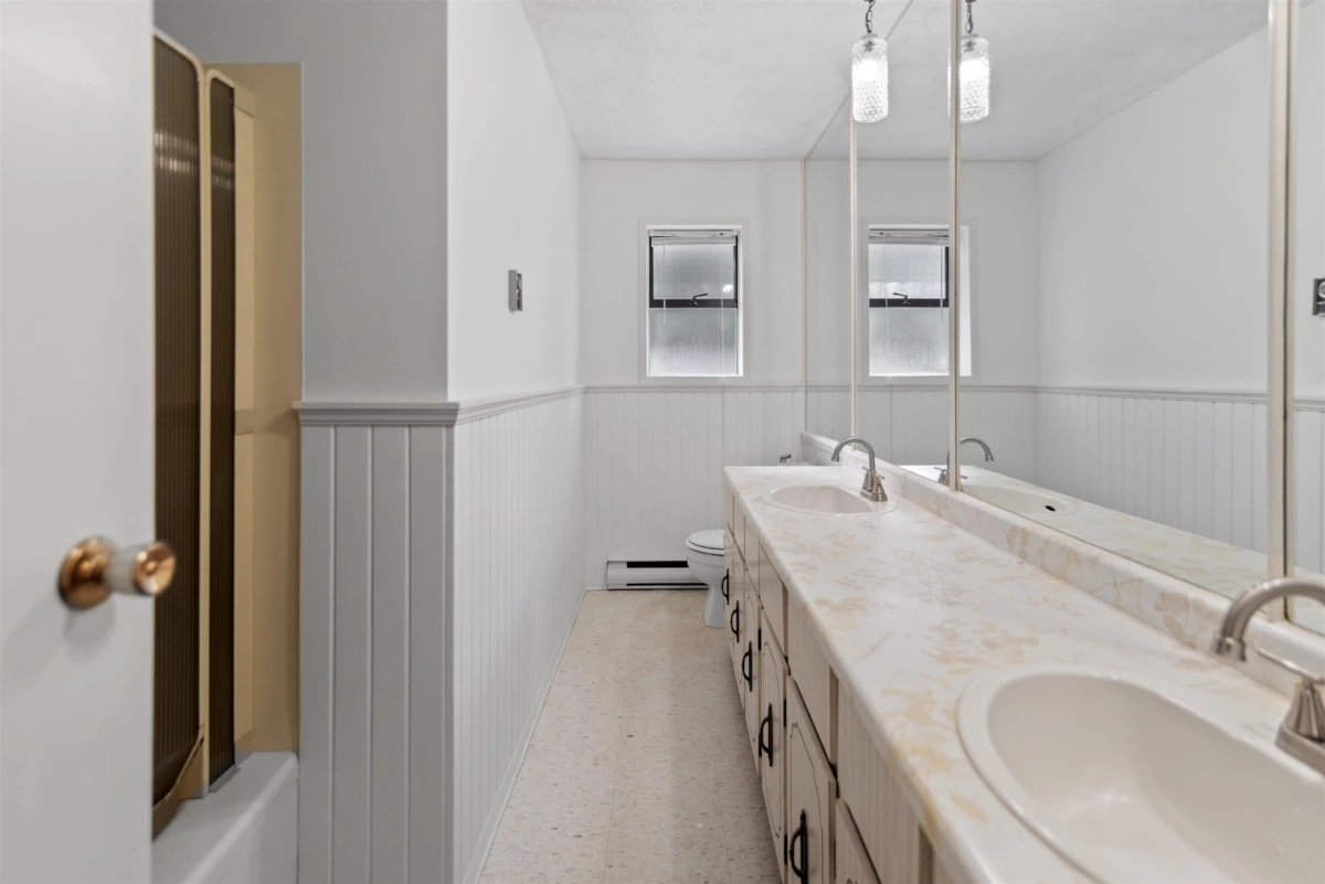 Powder Room Photo of 1067 Fircrest Road, Gibsons, BC