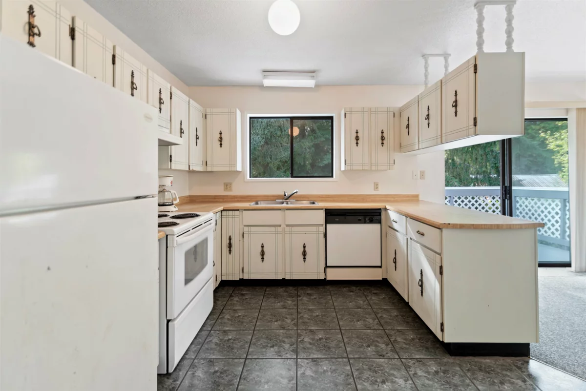 Walk-In Closet Photo of 1067 Fircrest Road, Gibsons, BC