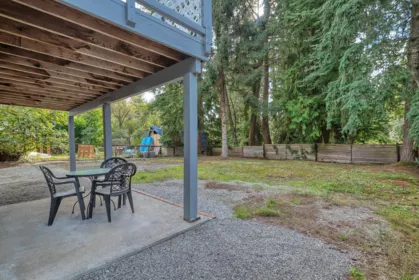 1067 Fircrest Road, Gibsons, BC, Gibsons — Single Family Residence for sale