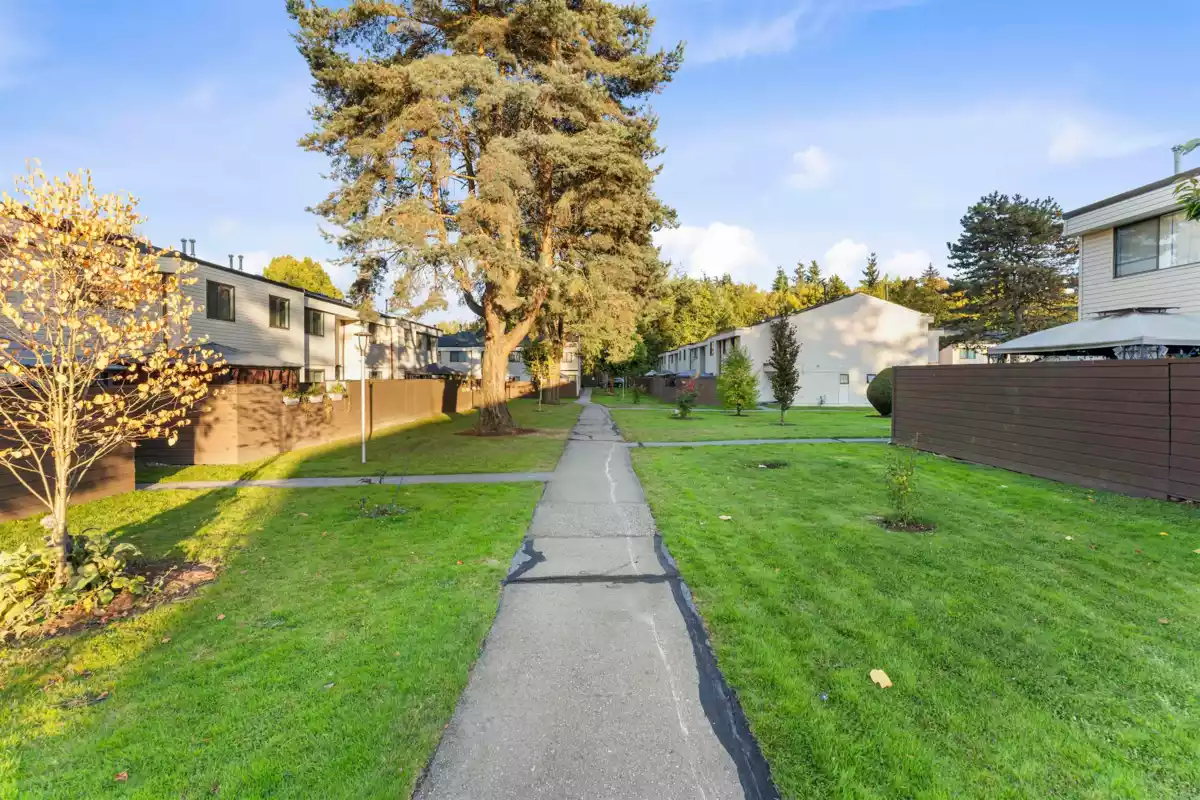 Family Room Photo of 87 14135 104 Avenue, Surrey, BC