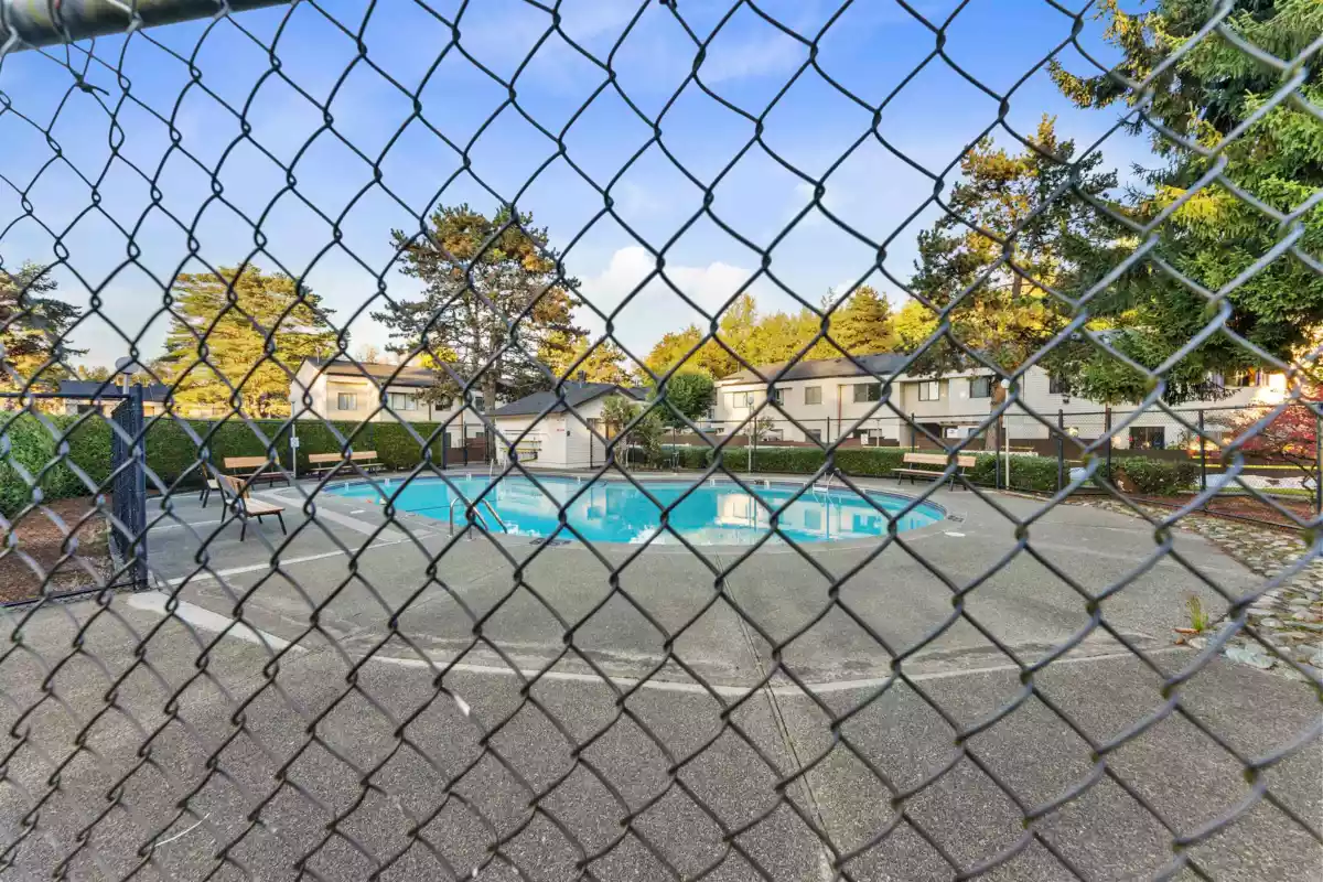 Kitchen Photo of 87 14135 104 Avenue, Surrey, BC