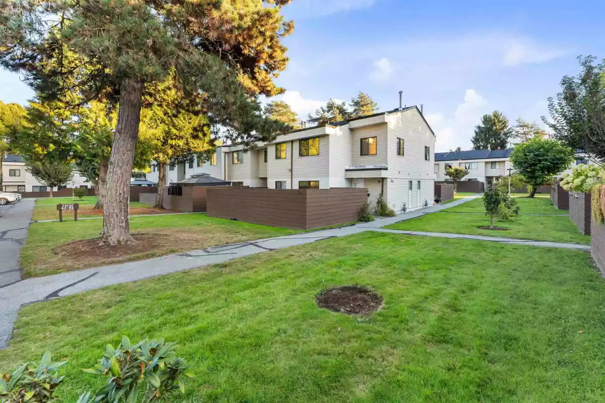 Living Room Photo of 87 14135 104 Avenue, Surrey, BC