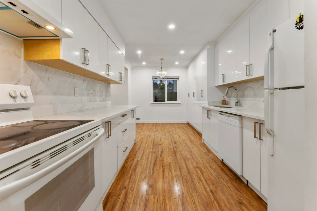 Primary Bathroom Photo of 87 14135 104 Avenue, Surrey, BC