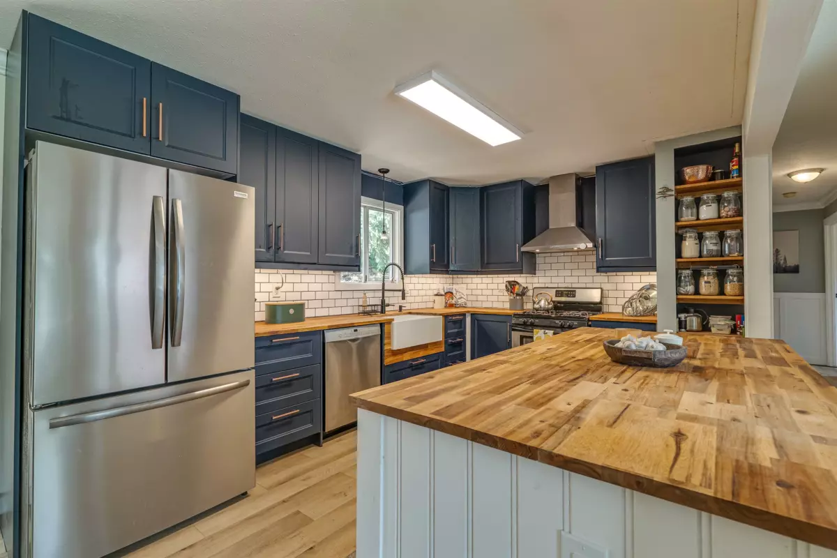 Family Room Photo of 35157 Skeena Avenue, Abbotsford, BC