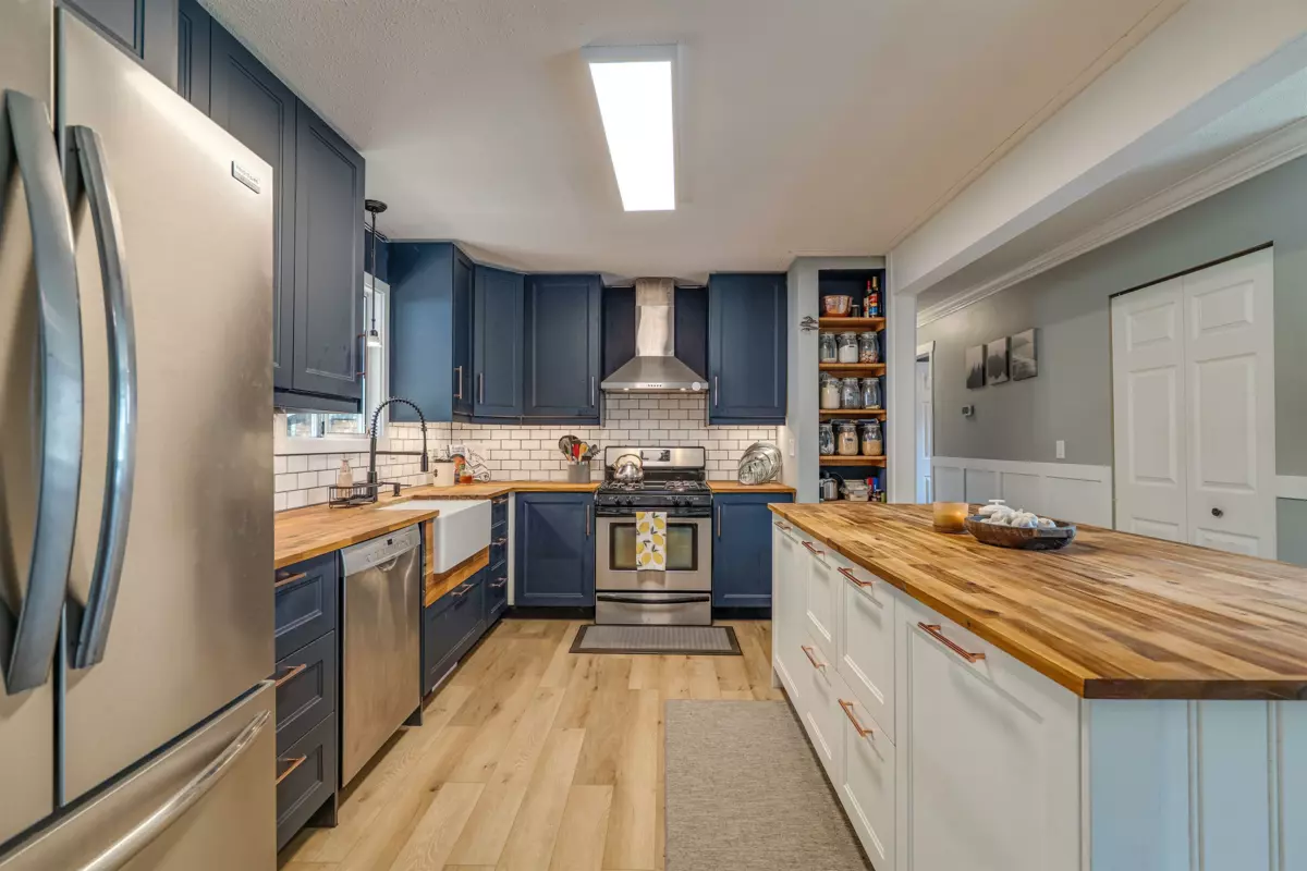Kitchen Photo of 35157 Skeena Avenue, Abbotsford, BC