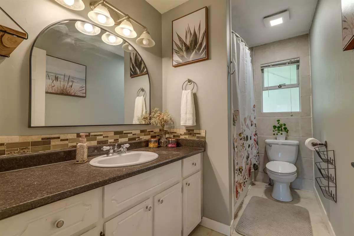 Laundry Room Photo of 35157 Skeena Avenue, Abbotsford, BC