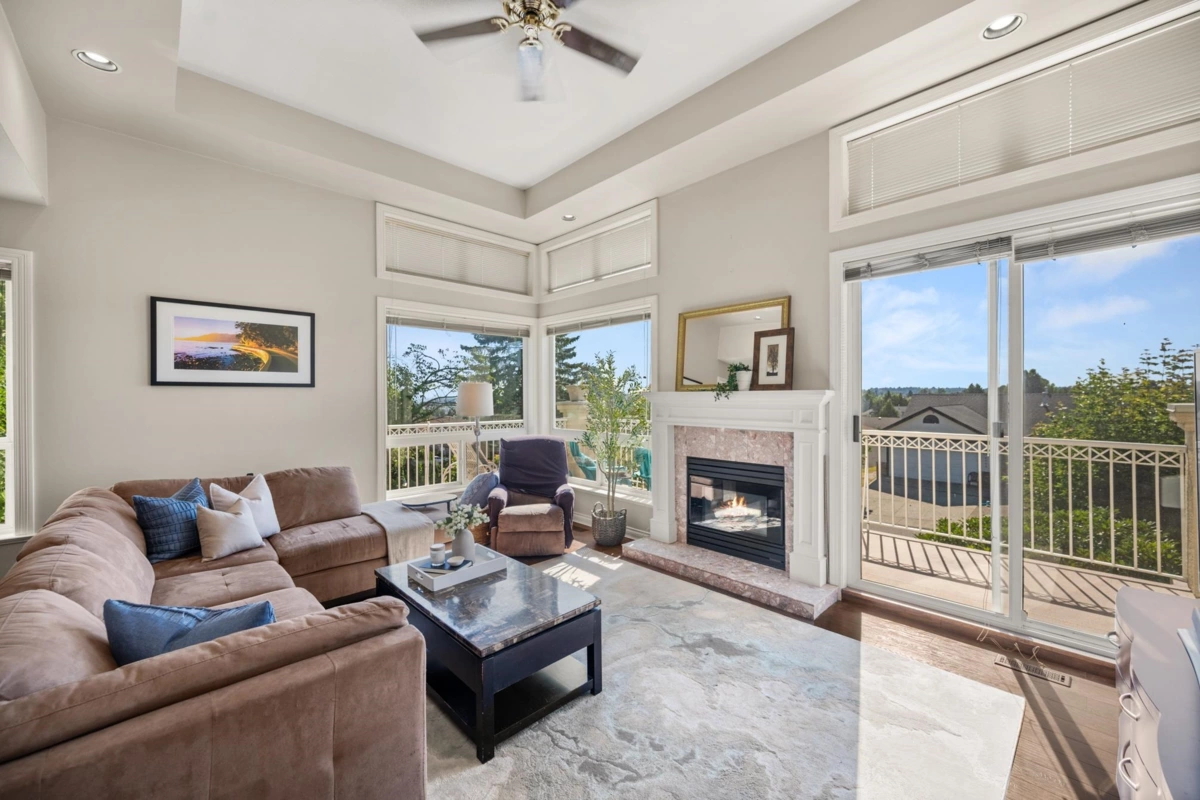 Kitchen Island Photo of 39 31450 Spur Avenue, Abbotsford, BC